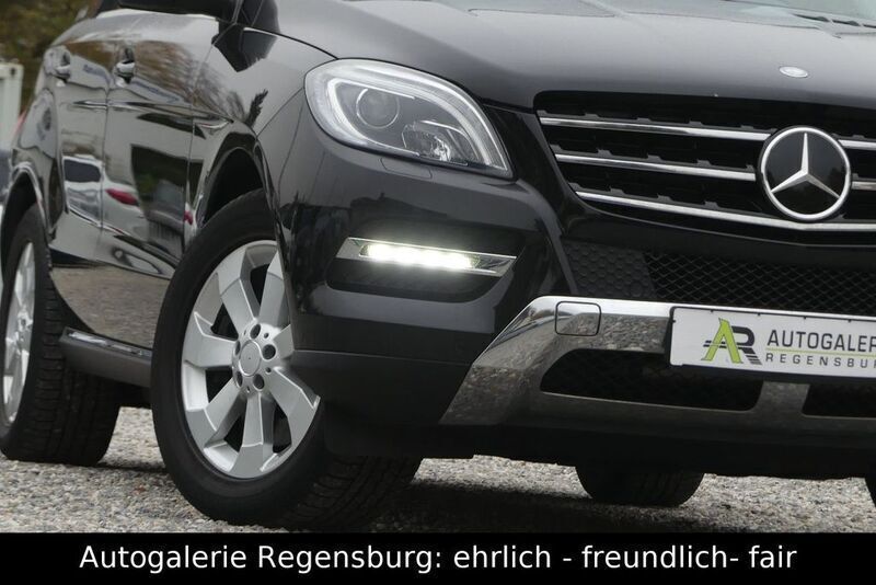 Obsidianschwarz metalliclack Gebraucht 2013 Mercedes ML350 SUV | 21.950 € (Guter Preis) - Bild 1/4