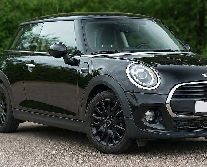 Schwarz Gebraucht 2019 Mini ONE Chili Kleinwagen | 12.000 € (Fairer Preis) - Bild 1/4