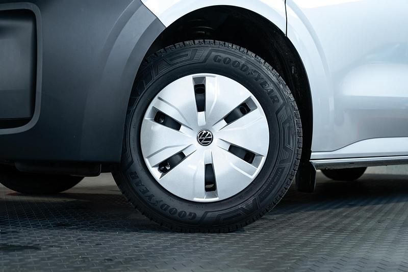 Neu VW T6.1 100 kW (136 PS) 2026 Light grey metallic Van