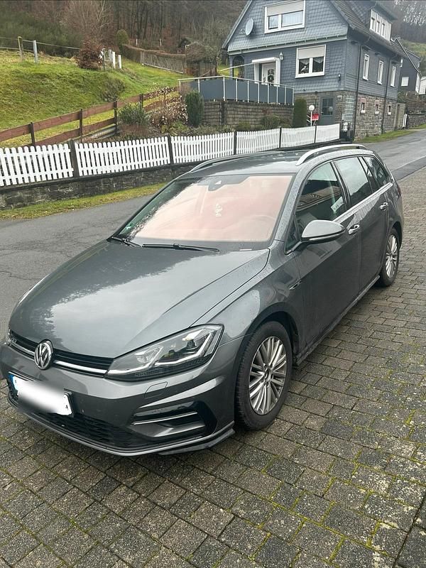 Grau Gebraucht 2019 VW Golf VII R-line Kombi | 16.500 € (Fairer Preis) - Bild 1/4