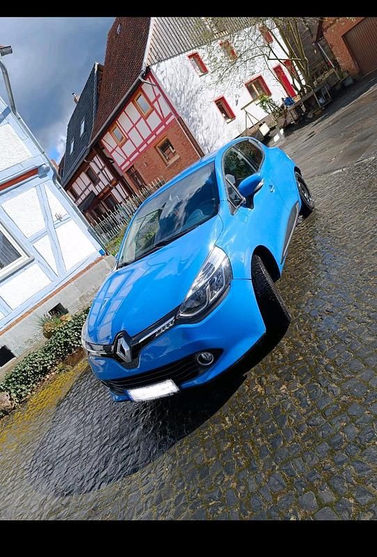 Blau Gebraucht 2014 Renault Clio IV Luxe Limousine | 5.250 € (Fairer Preis) - Bild 1/4