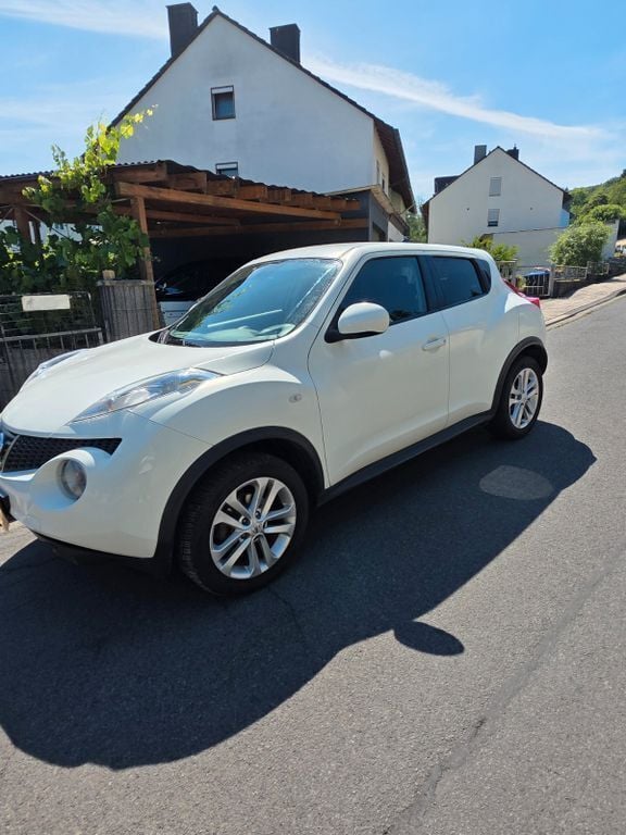 Weiß Gebraucht 2011 Nissan Juke Tekna SUV | 5.800 € (Guter Preis) - Bild 1/4