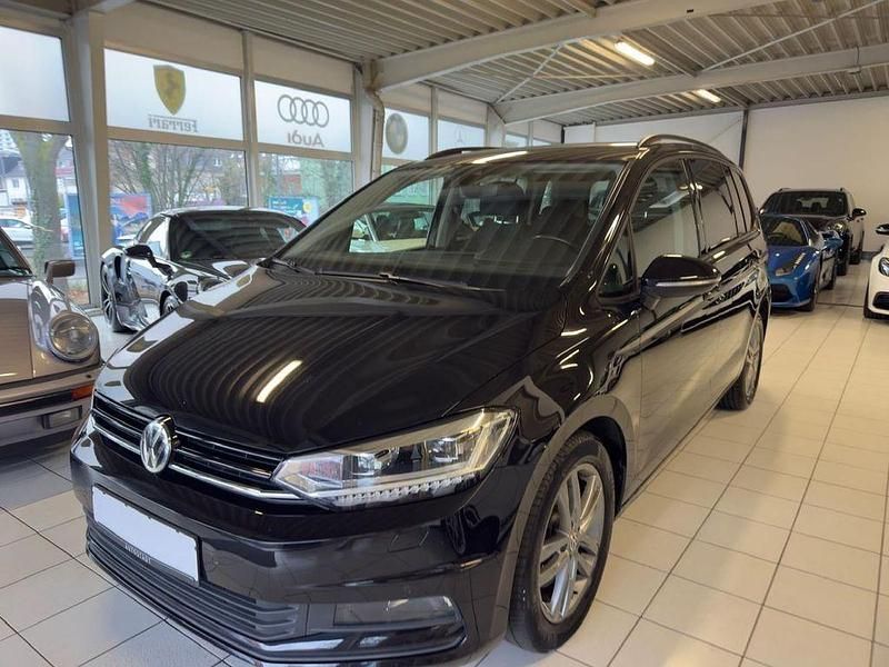 Gebraucht VW Touran Highline 179 PS (131 kW) 2018 Deep black perleffekt Van / Kleinbus
