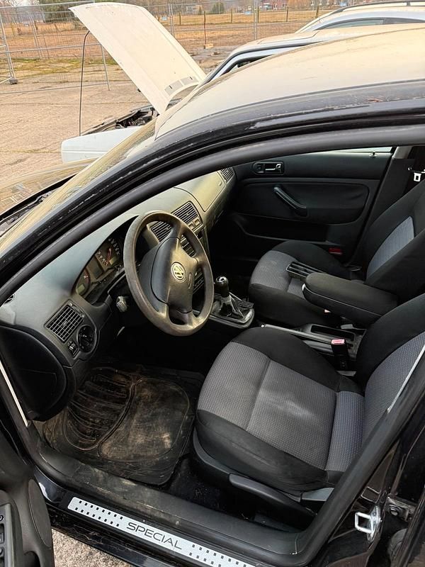 Gebraucht VW Golf IV 110 PS (80 kW) 2002 Schwarz Kleinwagen