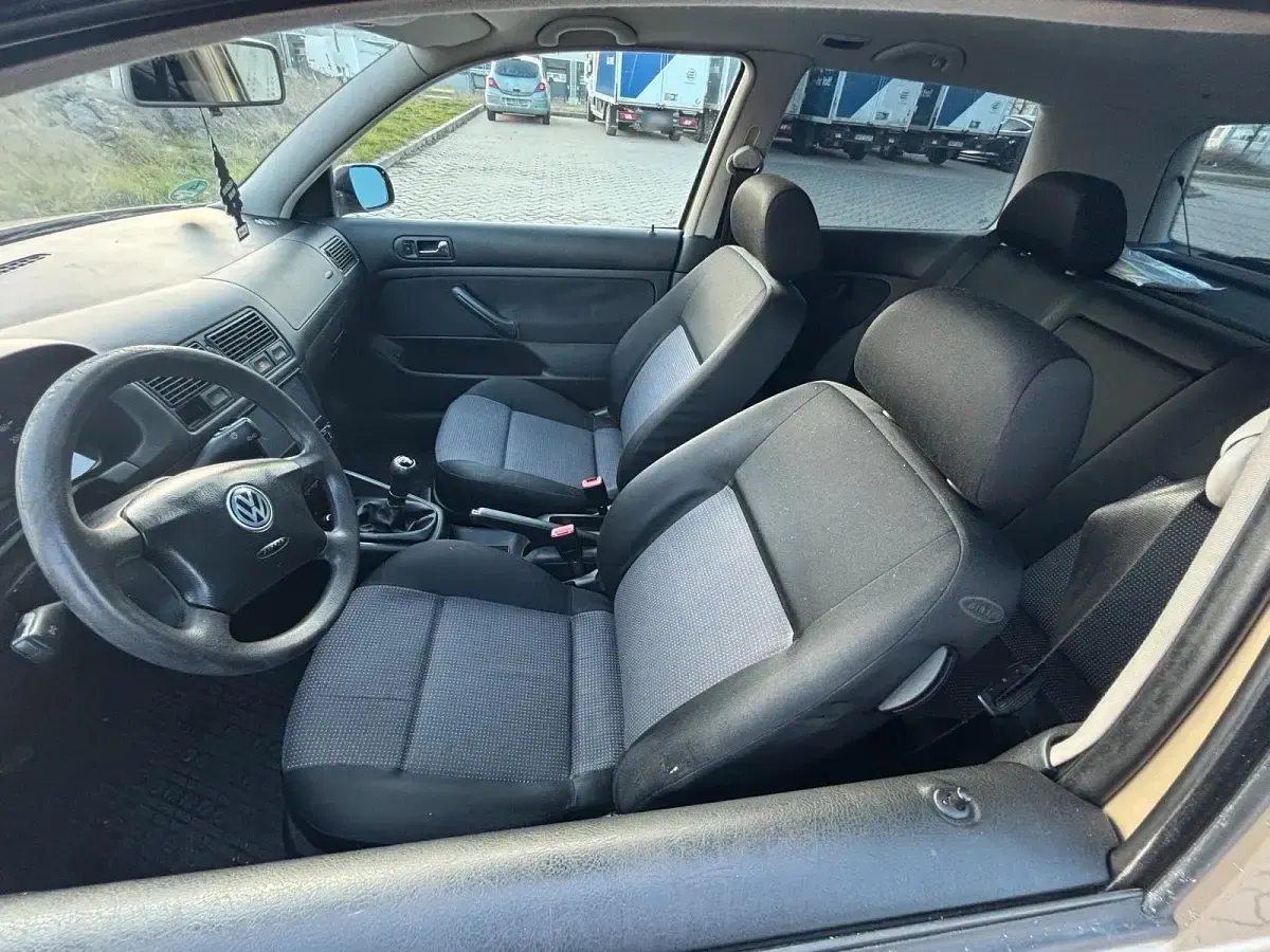 Gebraucht VW Golf IV 75 PS (55 kW) 2001 Andere farben Kleinwagen