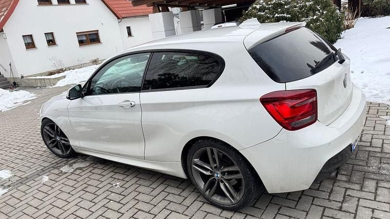 Gebraucht BMW 118 Sport Line 170 PS (125 kW) 2012 Weiß Kleinwagen
