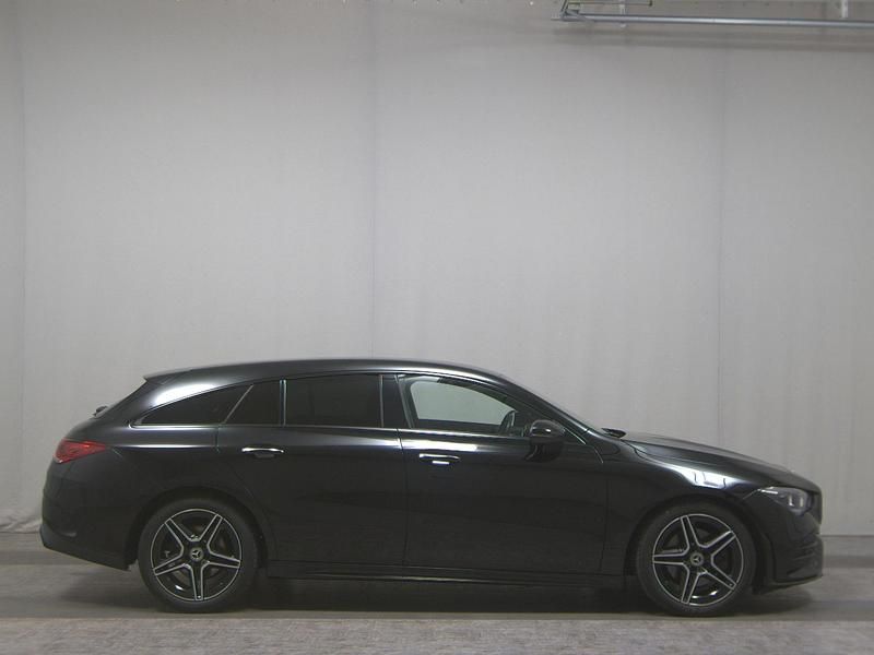 Schwarz Gebraucht 2021 Mercedes CLA220 Shooting Brake AMG line Kombi | 24.480 € (Fairer Preis) - Bild 1/4