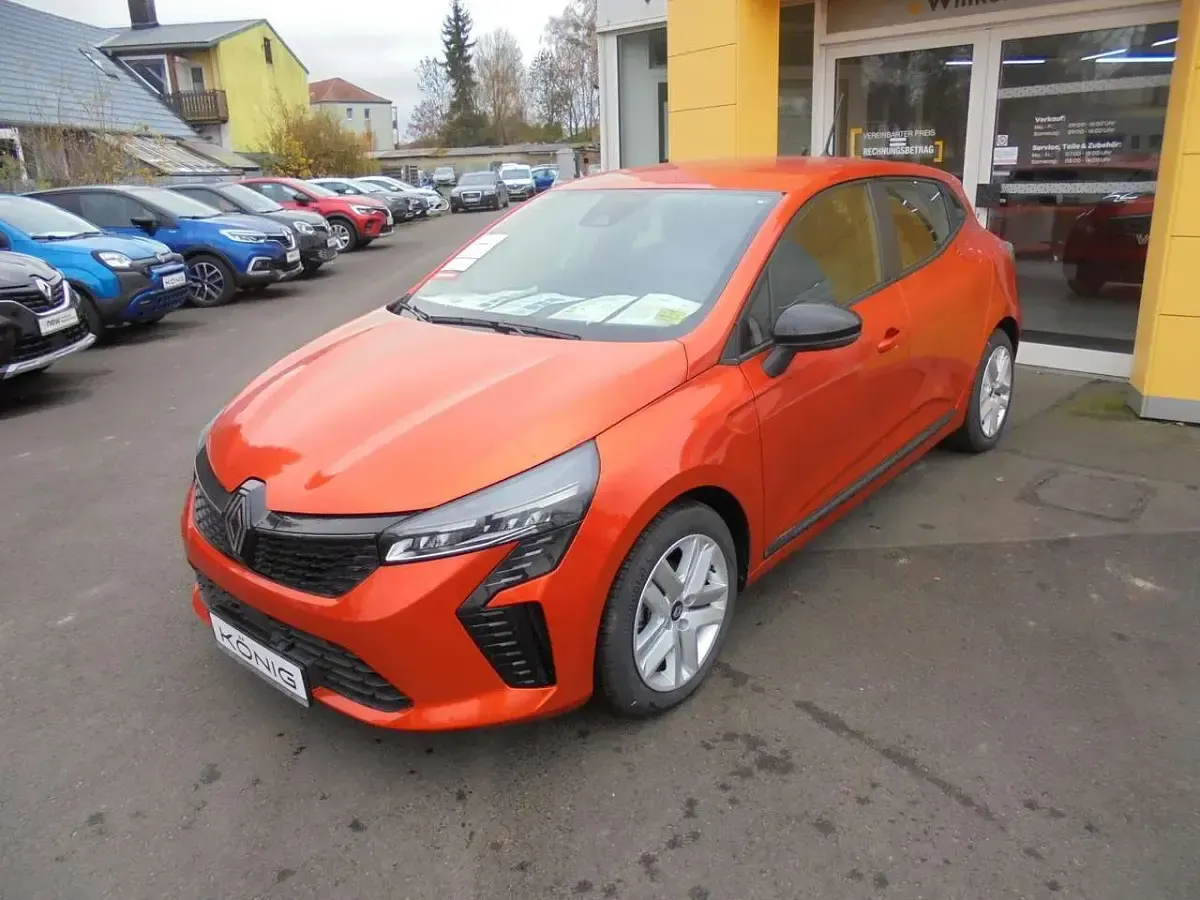 Gebraucht Renault Clio V Evolution 67 PS (49 kW) 2024 Valenciaorange metallic Limousine
