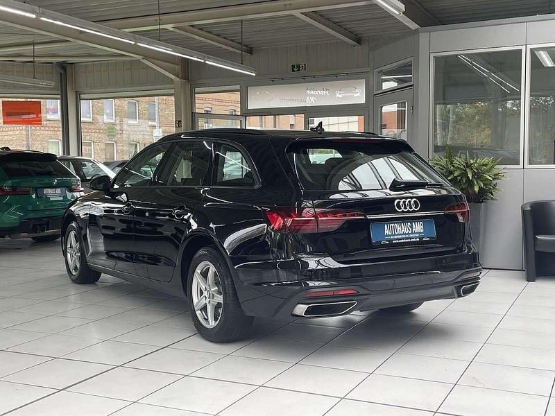 Gebraucht Audi A4 Comfort 163 PS (119 kW) 2020 Schwarz Kombi