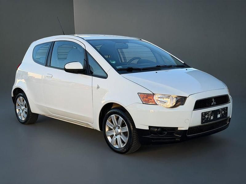 Gebraucht Mitsubishi Colt 95 PS (69 kW) 2011 Weiß Kleinwagen