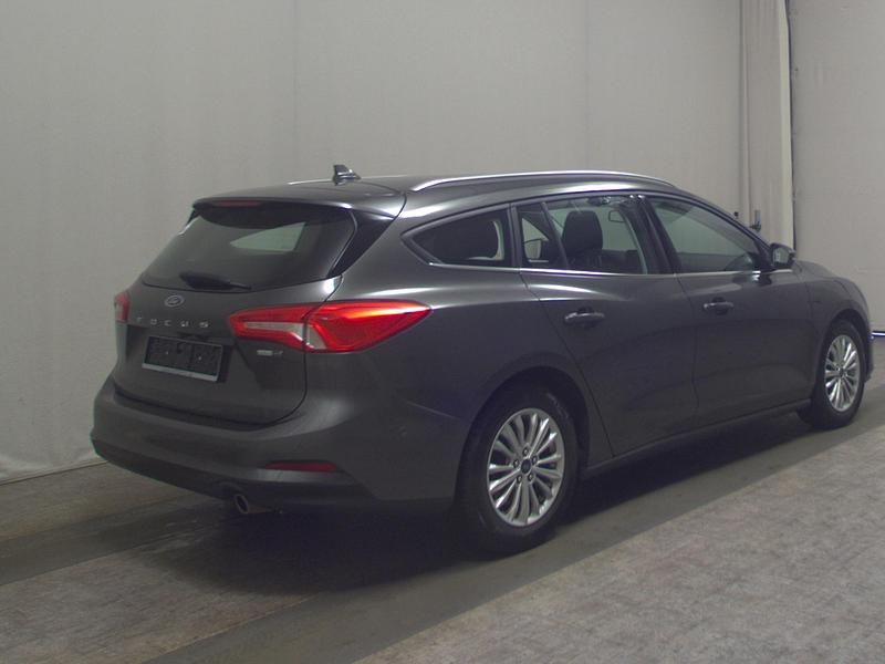 Gebraucht Ford Focus Titanium 125 PS (91 kW) 2021 Grau Limousine