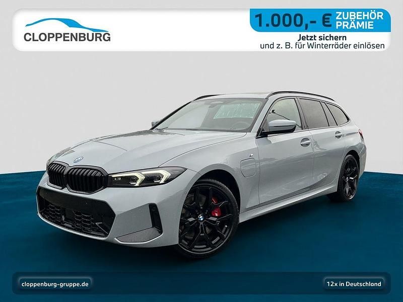 Grau Neu 2025 BMW 330e M Sport Limousine | 66.760 € - Bild 1/3