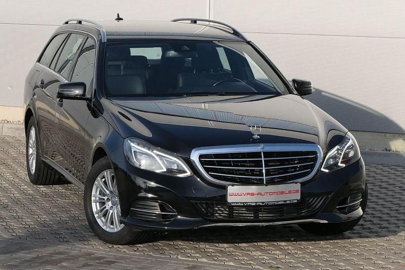 Gebraucht Mercedes E250 Elegance 204 PS (150 kW) 2013 Schwarz Kombi