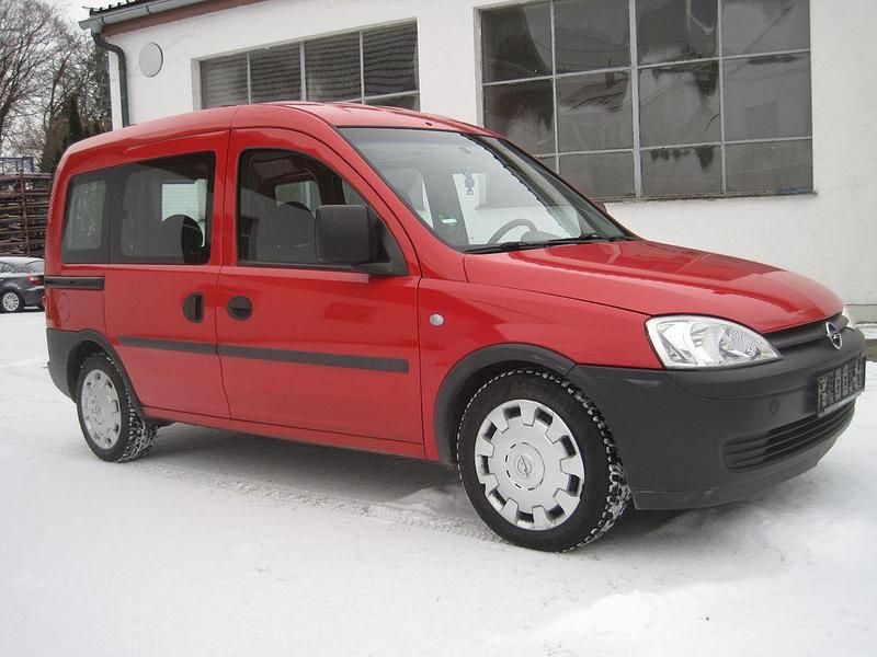 Rot Gebraucht 2008 Opel Combo Van / Kleinbus | 4.650 € (Teuer) - Bild 1/4