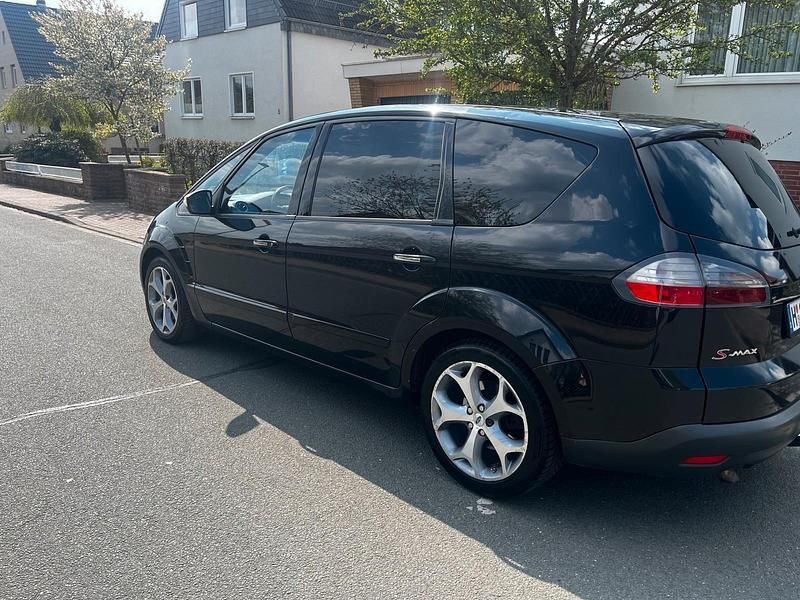 Schwarz Gebraucht 2008 Ford S-MAX Titanium Van / Kleinbus | 4.500 € (Etwas zu teuer) - Bild 1/4