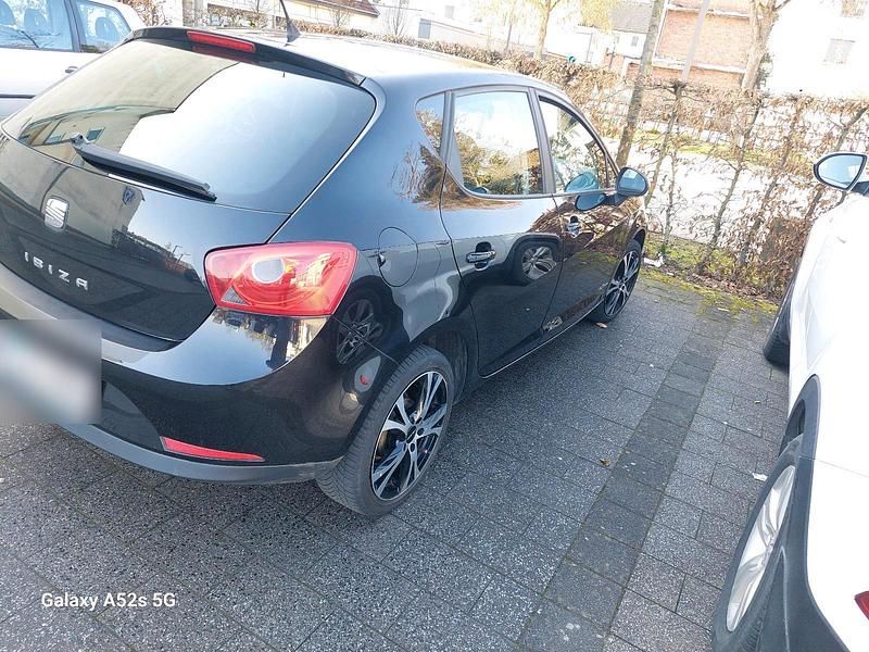 Gebraucht Seat Ibiza 69 PS (50 kW) 2011 Schwarz Kleinwagen