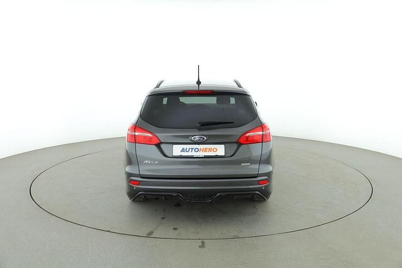 Second-hand Ford Focus ST-Line 140 CP (102 kW) 2018 Gri Break