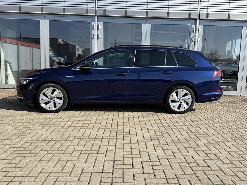 Gebraucht VW Golf VIII Style 131 PS (96 kW) 2021 Blau metallic Kombi