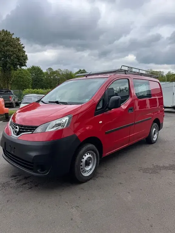 Gebraucht Nissan Evalia 90 PS (66 kW) 2010 Rot Van / Kleinbus