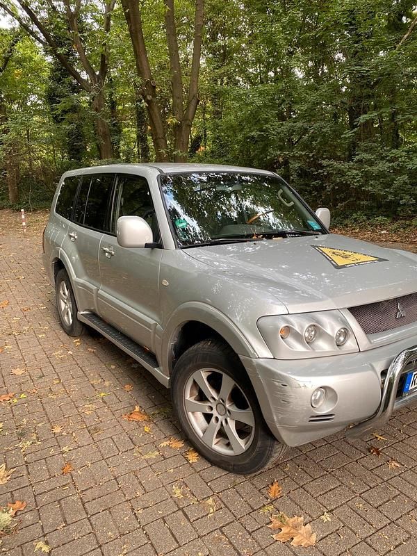 Silber Gebraucht 2003 Mitsubishi Pajero SUV | 3.300 € (Superpreis) - Bild 1/4