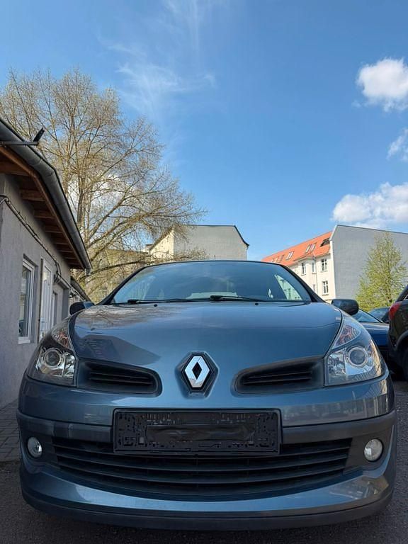 Używany Renault Clio III Dynamique 75 KM (55 kW) 2007 Niebieski Hatchback