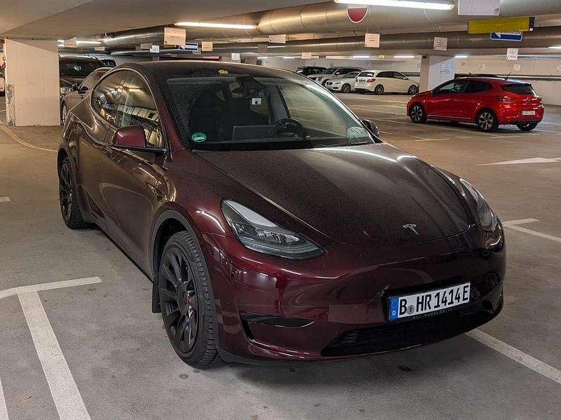 Rot Gebraucht 2023 Tesla Model Y RWD SUV | 32.000 € (Superpreis) - Bild 1/4
