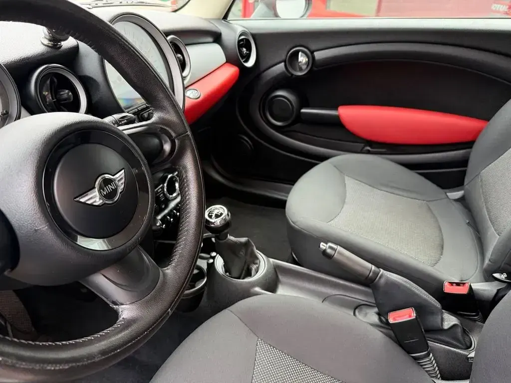Gebraucht Mini Cooper 122 PS (89 kW) 2011 Chili red Kleinwagen