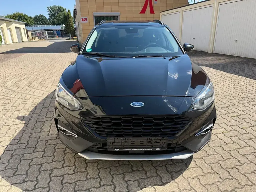 Gebraucht Ford Focus 120 PS (88 kW) 2019 Schwarz Limousine