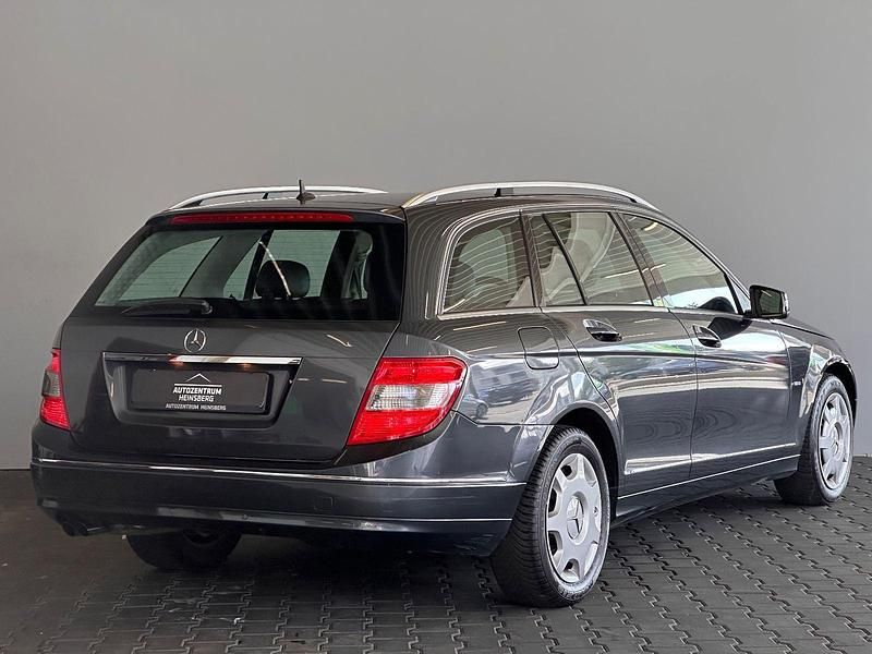 Gebraucht Mercedes C250 204 PS (150 kW) 2010 Grau Kombi
