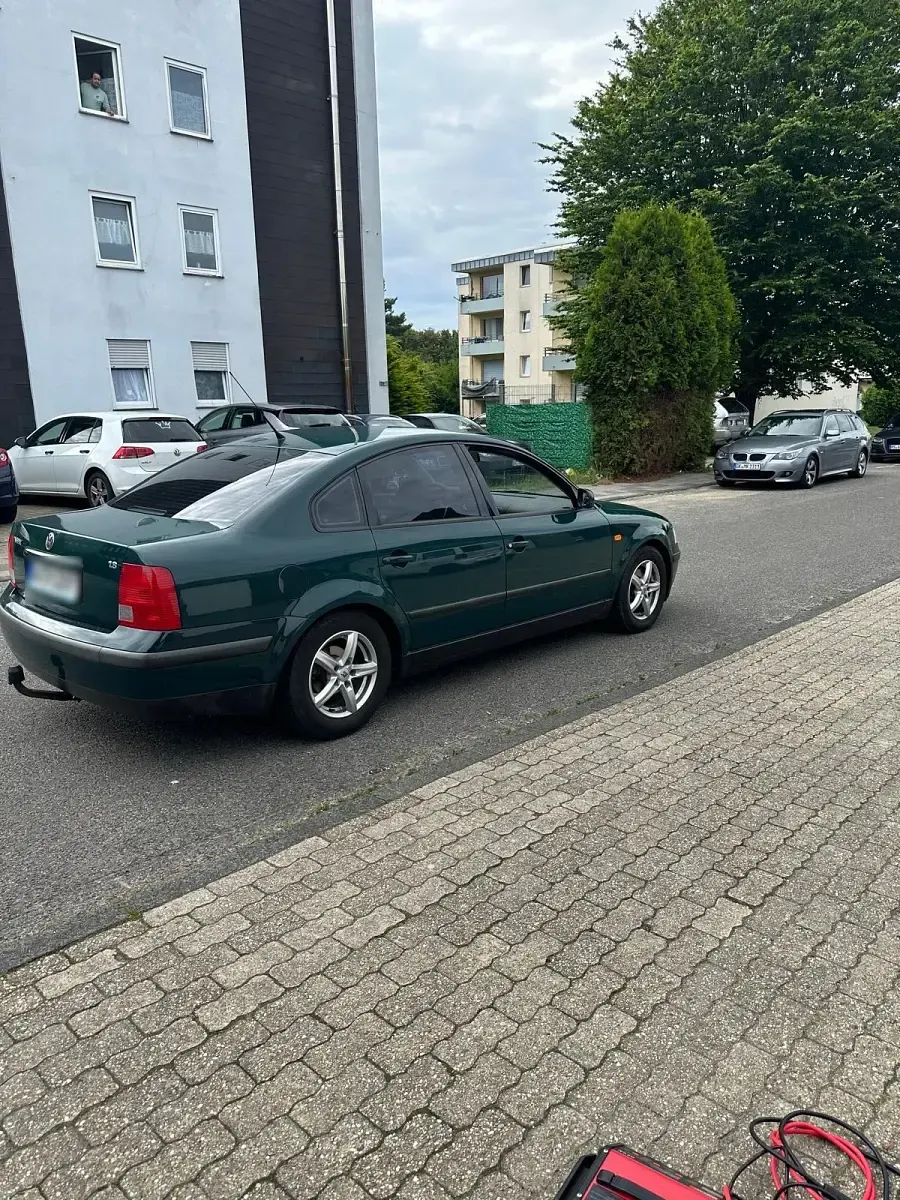 Gebraucht VW Passat 125 PS (91 kW) 1998 Grün Limousine