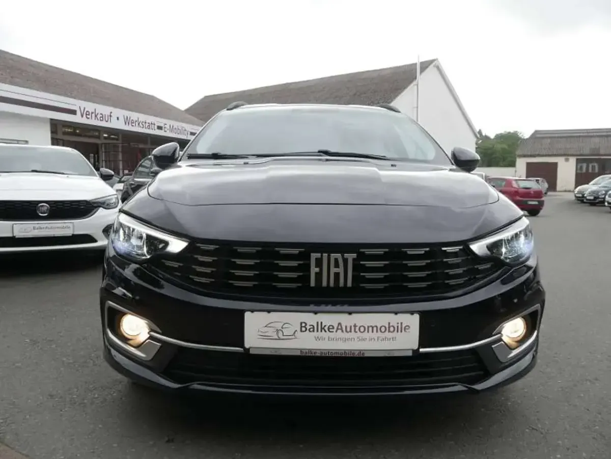 Gebraucht Fiat Tipo Life 131 PS (96 kW) 2024 Cinema schwarz metallic Kombi