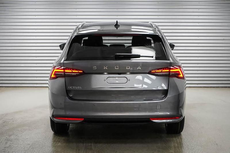 Ny Skoda Octavia Selection 2026 Grå Stationcar