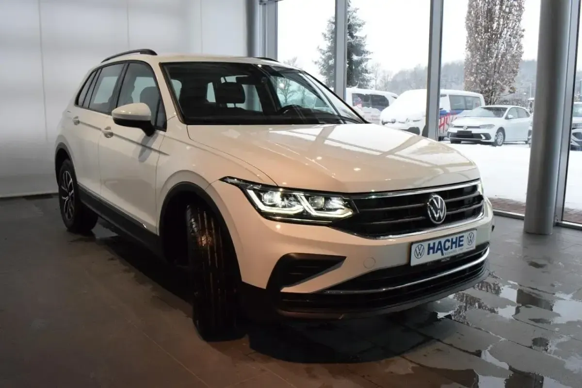Gebraucht VW Tiguan Life 150 PS (110 kW) 2021 Weiß SUV