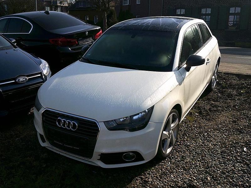 Gebraucht Audi A1 Attraction 90 PS (66 kW) 2012 Weiß Kleinwagen