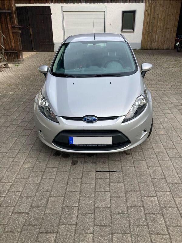 Silber Gebraucht 2009 Ford Fiesta Trend Kleinwagen | 2.700 € (Superpreis) - Bild 1/4