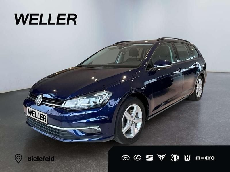 Atlantic blue metallic Gebraucht 2020 VW Golf VII Comfortline Kombi | 18.490 € (Fairer Preis) - Bild 1/3