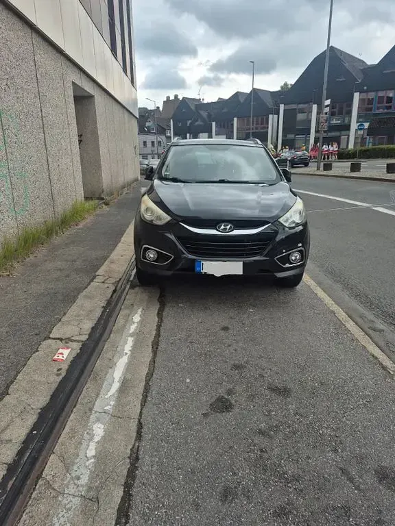 Gebraucht Hyundai Tucson 185 PS (136 kW) 2010 Schwarz SUV