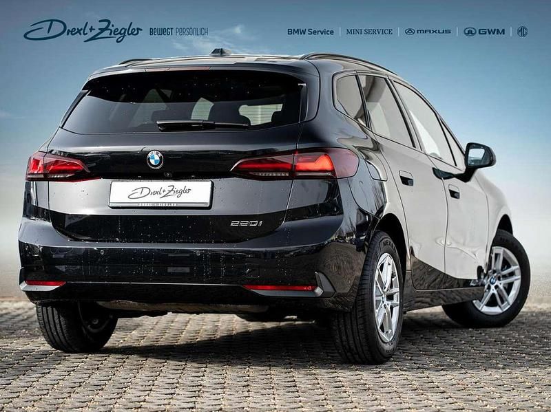 Używany BMW 220 Active Tourer Performance 170 KM (125 kW) 2025 Czarny Minivan