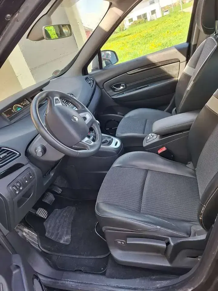 Gebraucht Renault Mégane GrandTour 116 PS (85 kW) 2013 Schwarz Kombi