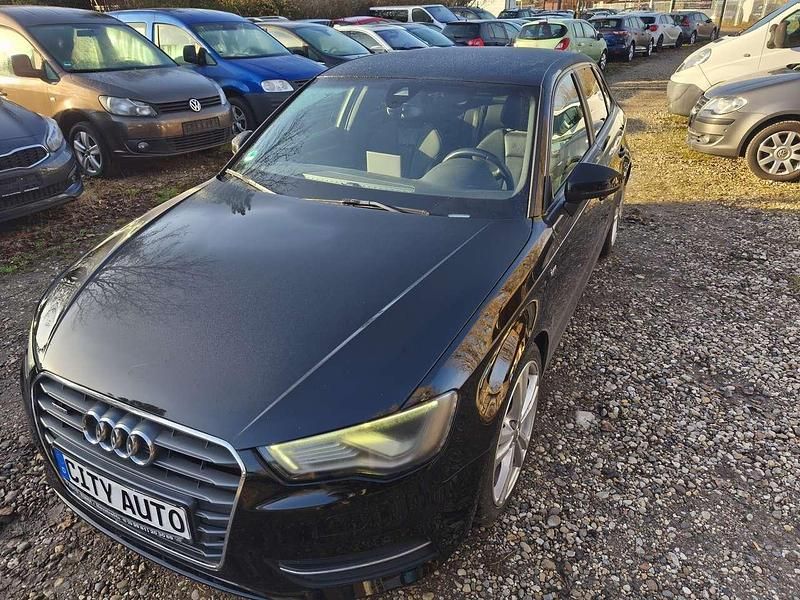 Brillantschwarz Gebraucht 2013 Audi A3 S-Line Kleinwagen | 9.470 € (Fairer Preis) - Bild 1/4