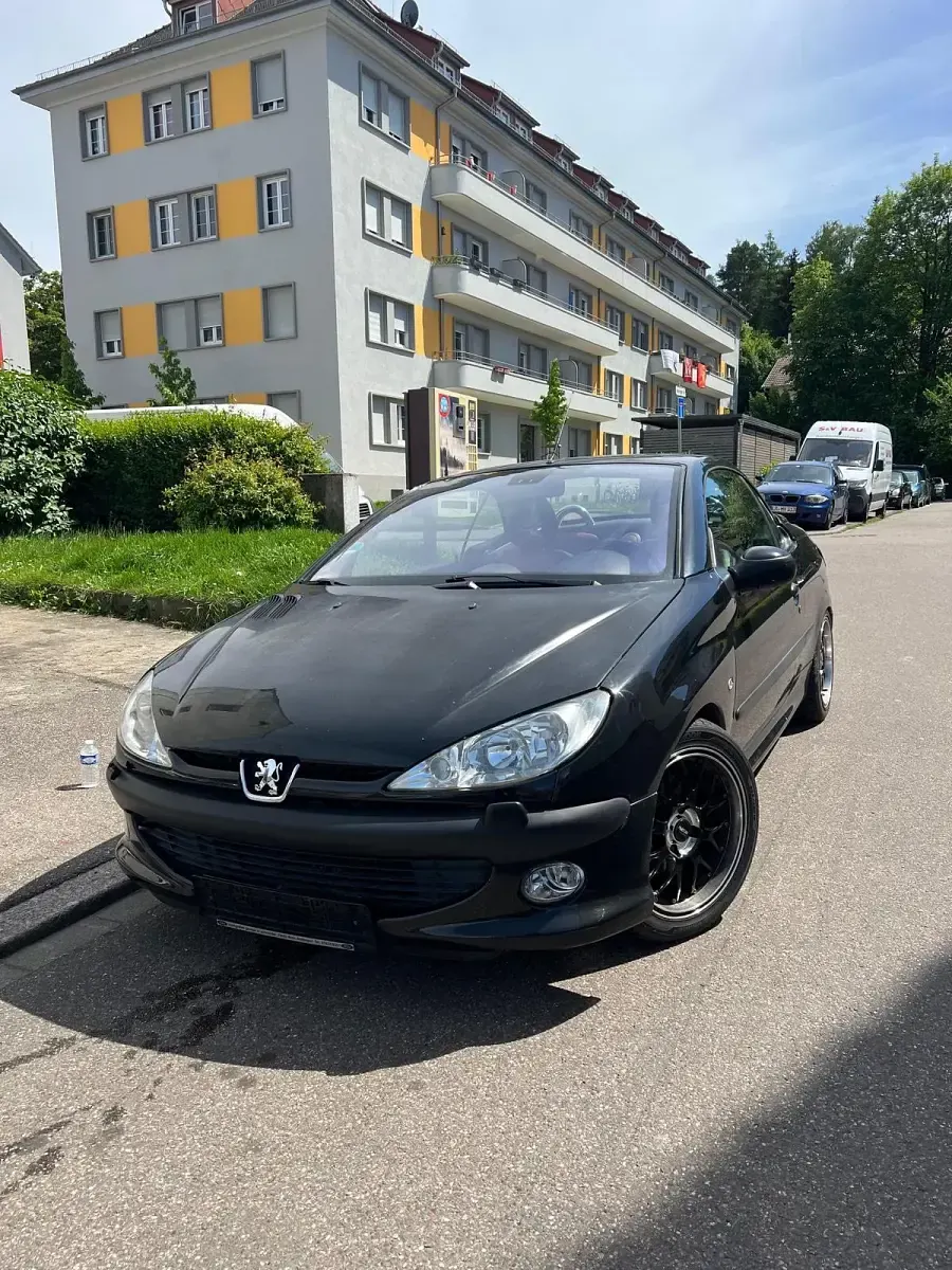 Gebraucht Peugeot 206 CC 136 PS (100 kW) 2002 Schwarz Cabrio