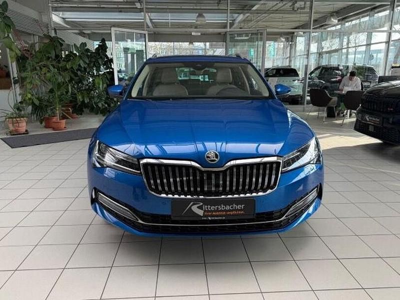 Gebraucht Skoda Superb Style 200 PS (147 kW) 2023 Raceblau metallic Kombi