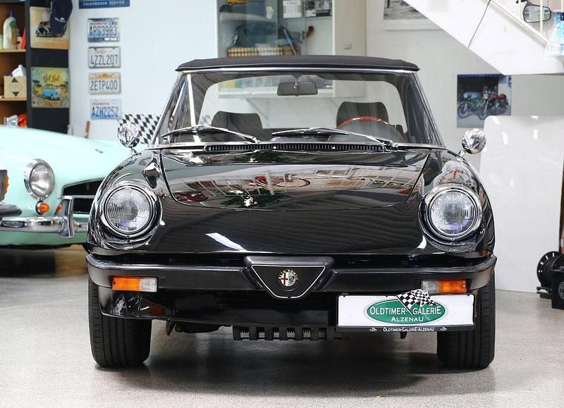 Schwarz Gebraucht 1989 Alfa Romeo Spider Cabrio | 18.950 € - Bild 1/4