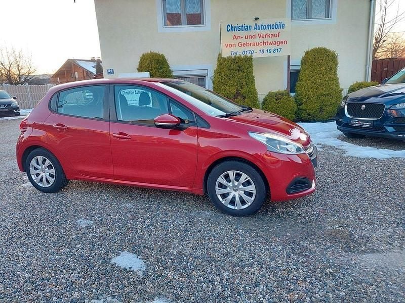 Rot Gebraucht 2016 Peugeot 208 Allure Kleinwagen | 3.990 € (Guter Preis) - Bild 1/4