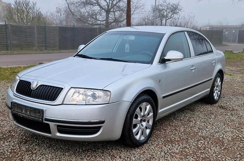 Silber Gebraucht 2007 Skoda Superb Limousine | 2.650 € (Fairer Preis) - Bild 1/4