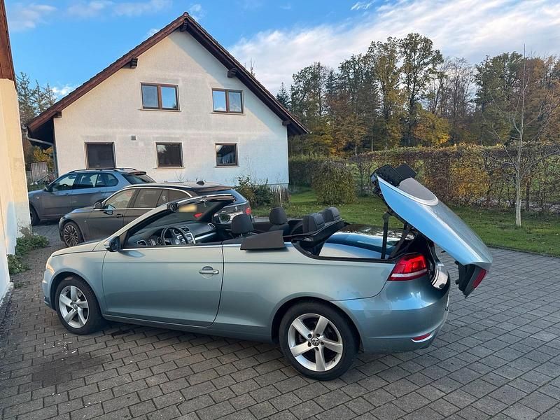 Gebraucht VW Eos 122 PS (89 kW) 2011 Blau Cabrio