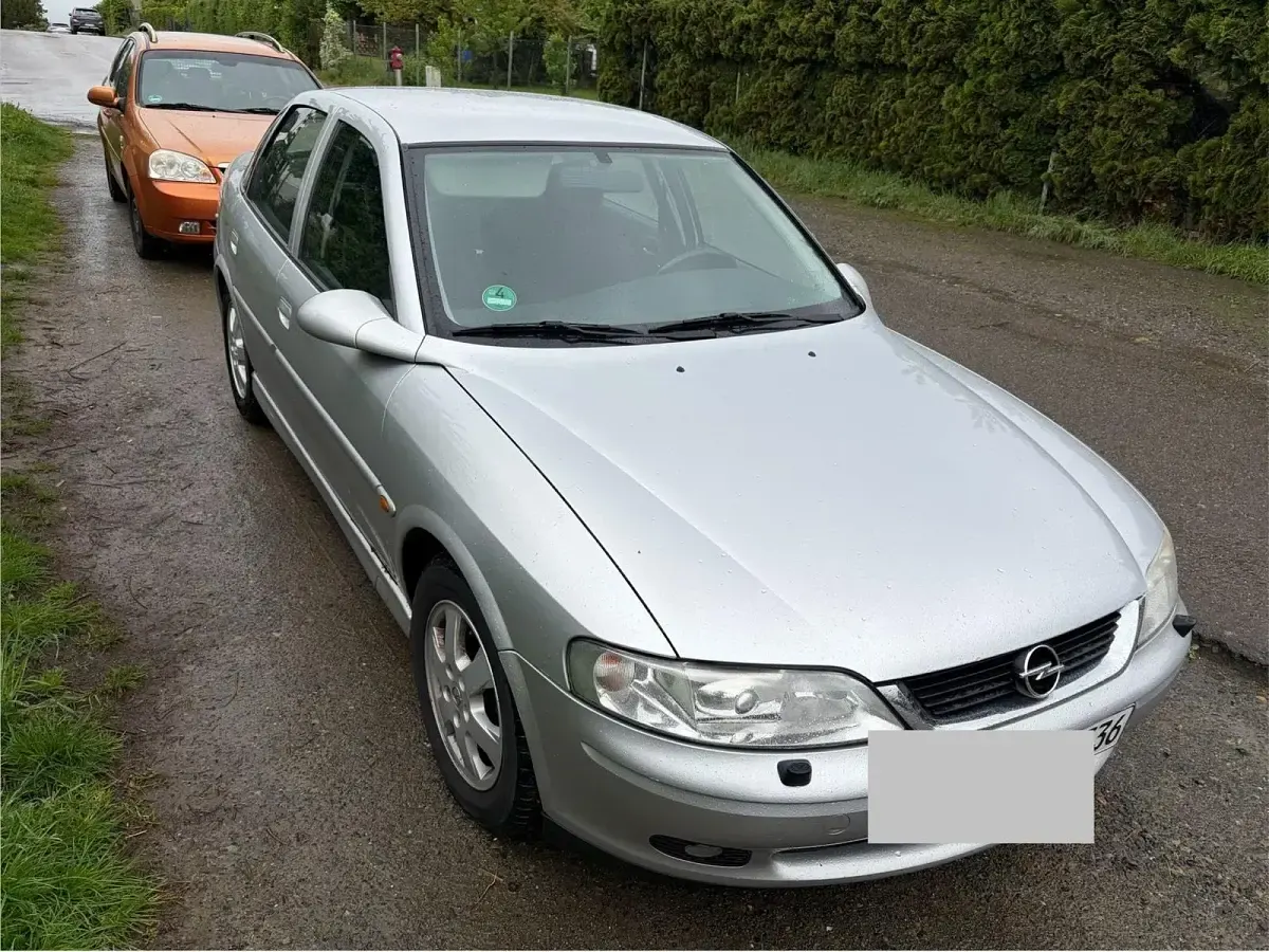 Gebraucht Opel Vectra Edition 101 PS (74 kW) 2001 Silber Limousine