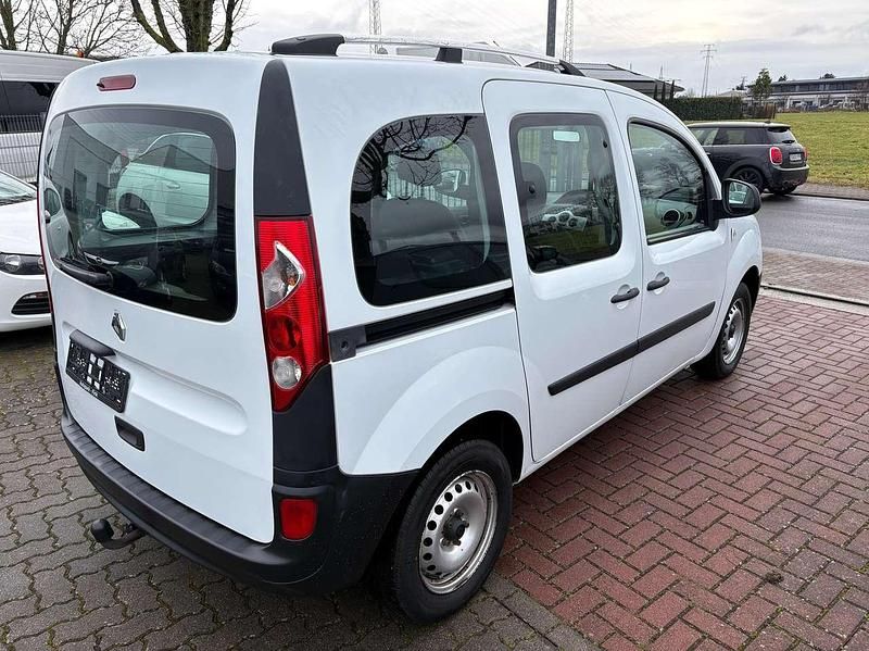 Gebraucht Renault Kangoo Authentique 68 PS (50 kW) 2013 Weiß Van / Kleinbus