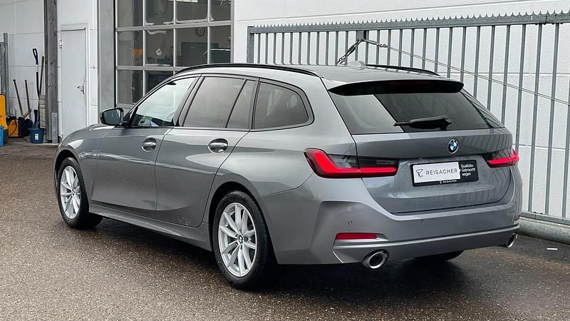 Gebraucht BMW 320 Efficient Dynamics 190 PS (139 kW) 2022 Skyscraper grau metallic Kombi