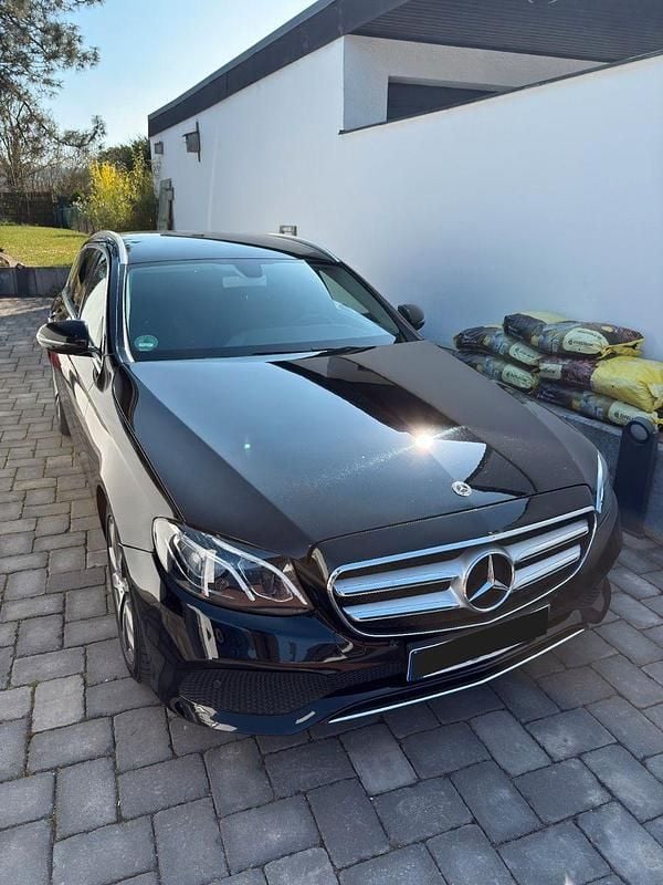Gebraucht Mercedes E200 150 PS (110 kW) 2017 Schwarz Kombi
